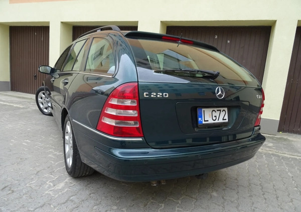 Mercedes-Benz Klasa C cena 16900 przebieg: 278000, rok produkcji 2005 z Puławy małe 277